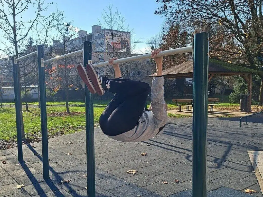 Tuck Front Lever